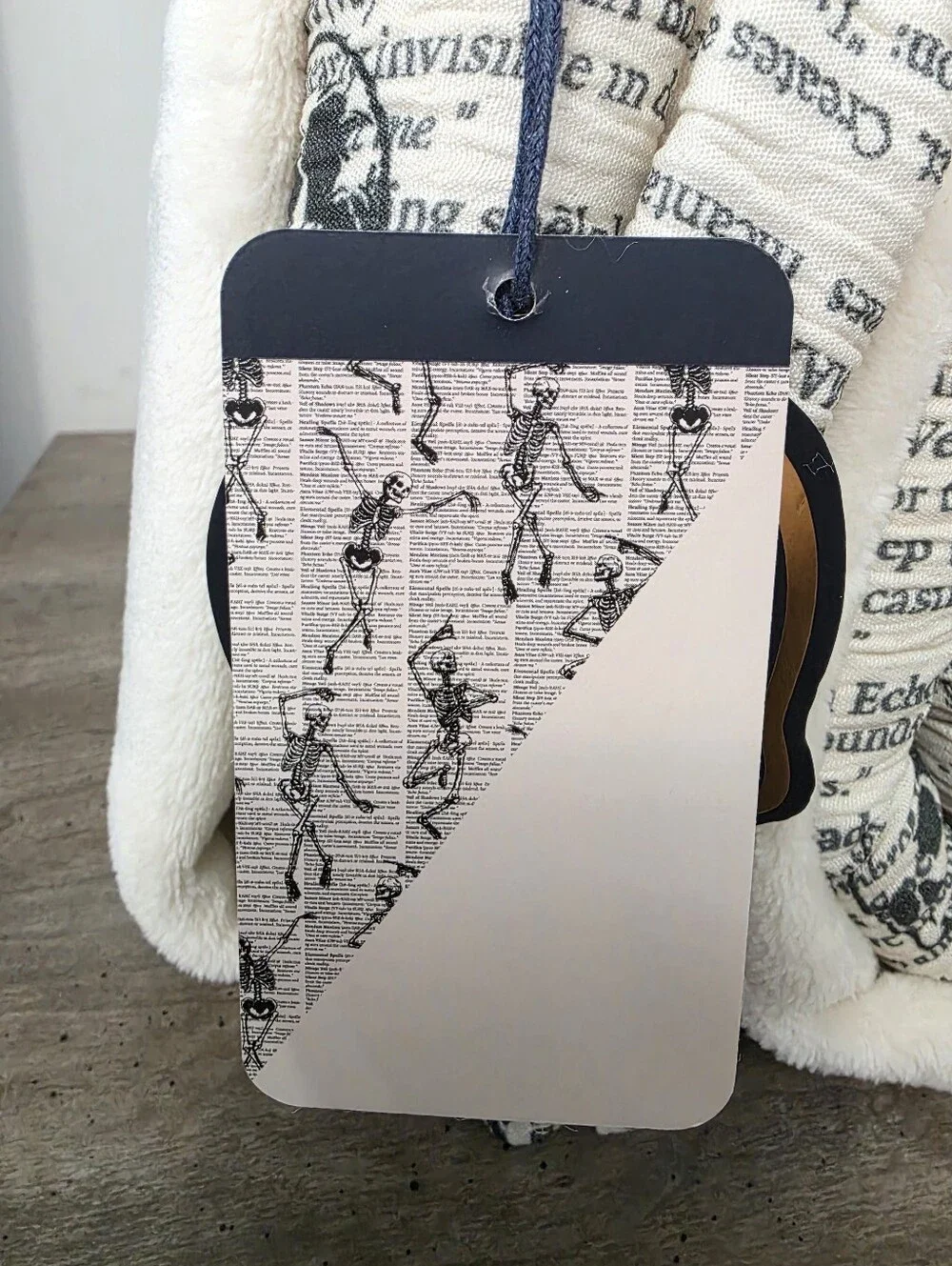 Rachel Roy Queen Newspaper Dancing Skeleton Halloween Throw Blanket Viral New